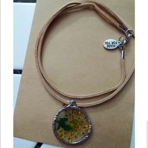 Circle Resin Pendant I Homemade Flower Jewelry